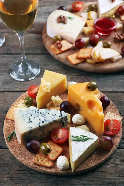 Diferentes tipos de queso — Foto de Stock