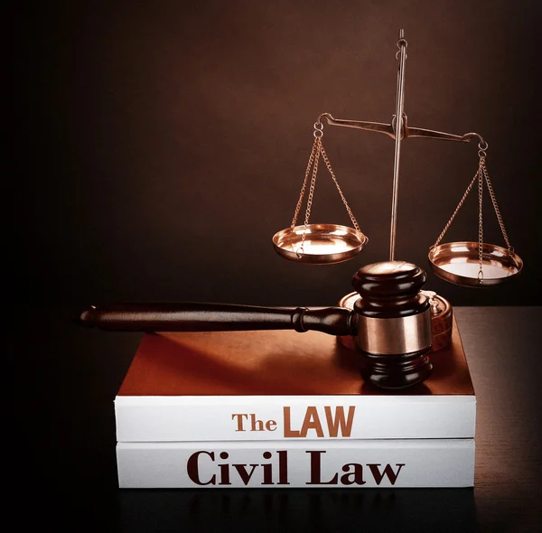 Knihy zákon na stole — Stock fotografie