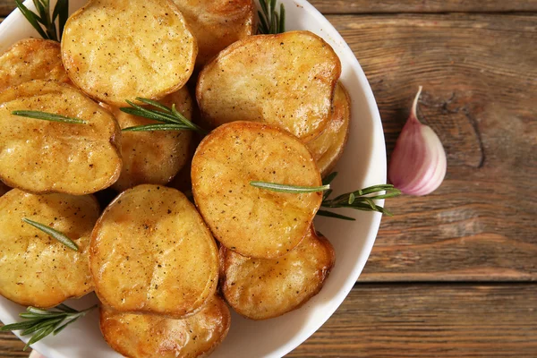 Pommes de terre cuites au four au romarin — Photo