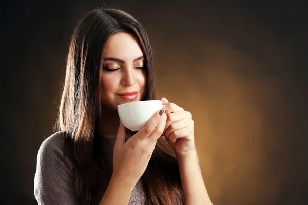 Femme avec tasse de café — Photo