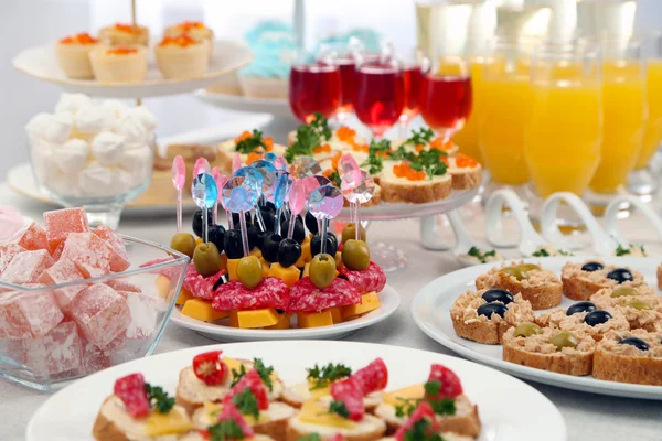 Snacks, canape, beverages and dessert — Stock Photo, Image