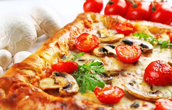 Verse zelfgemaakte pizza — Stockfoto