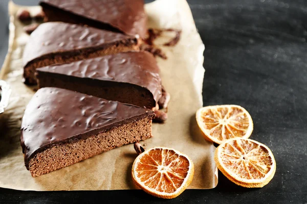 Darab csokoládé torta cukormáz — Stock Fotó