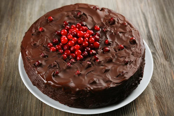 Torta al cioccolato con mirtilli rossi — Foto Stock