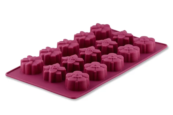 紫色のシリコーンカップケーキまたはマフィンの形は白い背景に隔離されています ケーキカップ シリコーン型 ベーカリー — ストック写真