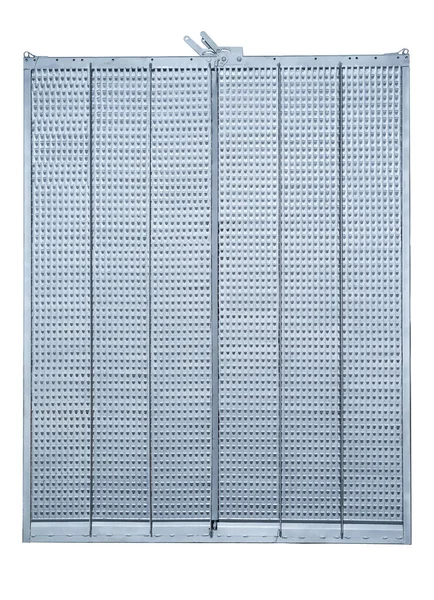 Hasat makinesini birleştirmek için metal elek, boşluğu kopyala