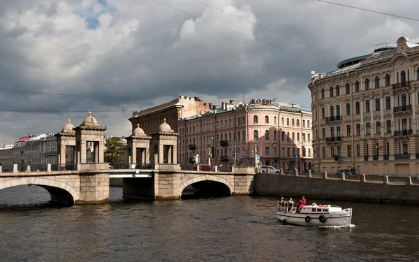 Lomonosov Bridge in Sint-Petersburg — Stockfoto
