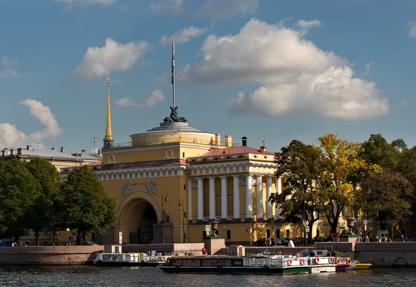 Адміралтейство, будівництво в Санкт-Петербурзі — стокове фото