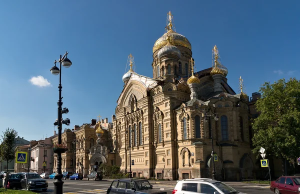 Assumtion kerk op vasilyevsky eiland in Sint-petersburg — Stockfoto