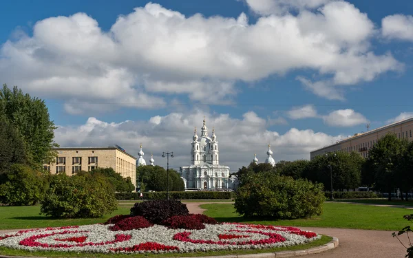 Saint-Petersburg Szmolnij-székesegyház — Stock Fotó