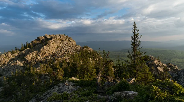 Montagne dans le parc naturel Iremel — Photo