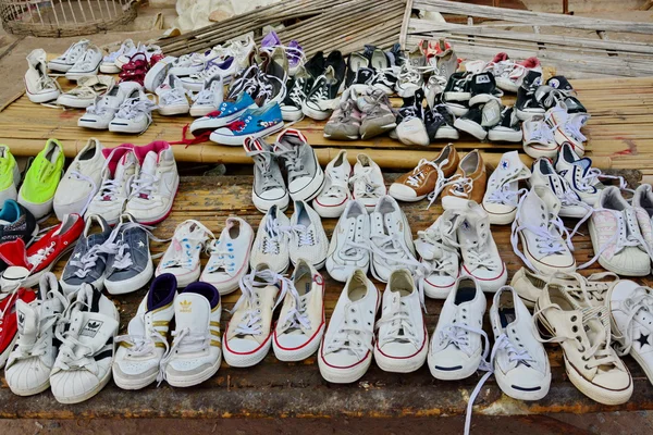 Imported shoes for sale in Thailand — Stock Photo, Image