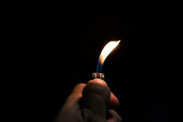 Fondo con m Llamas de fuego sobre fondo negro —  Fotos de Stock