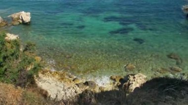 Korfu Adası, Yunanistan 'ın Rocky kıyı şeridi.