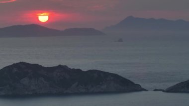 Korfu Adası, Yunanistan 'ın Rocky kıyı şeridi.