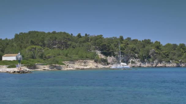Korfu Skalnaté Pobřeží Zelené Kopce Tyrkysové Moře Řecko — Stock video