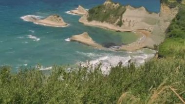 Korfu Adası, Yunanistan 'ın Rocky kıyı şeridi.