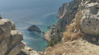 Korfu kıyı şeridi, Yunanistan 'ın kuzeyinde yüksek uçurumlar