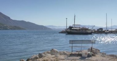 Korfu Adası, Yunanistan 'ın Rocky kıyı şeridi.