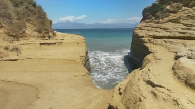 Korfu 'nun Simgeleri: Kanal D' amour, Yunanistan.