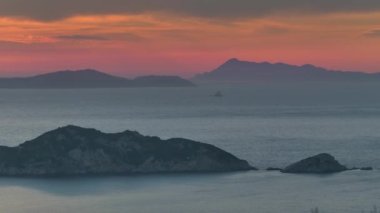 Korfu Adası, Yunanistan 'ın Rocky kıyı şeridi.