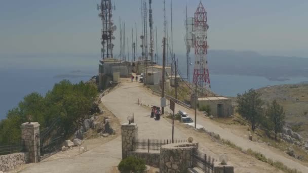 Προβλήτα Τηλεπικοινωνιακούς Πύργους Στο Νησί Της Κέρκυρας — Αρχείο Βίντεο
