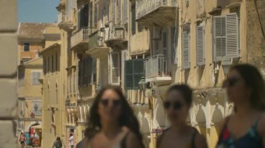 Korfu Kasabası sokakları, Korfu eski kentinin mimarisi, Yunanistan.