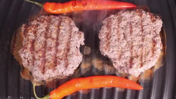 Hamburgers Bereiden Elektrische Grill — Stockvideo