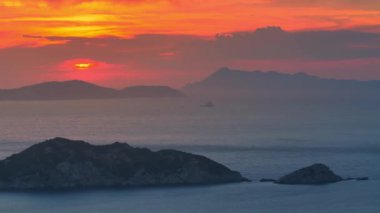 Korfu Adası, Yunanistan 'ın Rocky kıyı şeridi.
