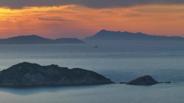 Korfu Adası, Yunanistan 'ın Rocky kıyı şeridi.