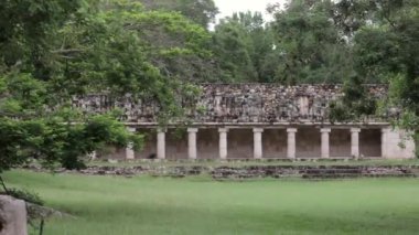Meksika 'daki Uxmal Maya harabeleri.
