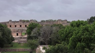 Meksika 'daki Uxmal Maya harabeleri.