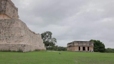 Meksika 'daki Uxmal Maya harabeleri.