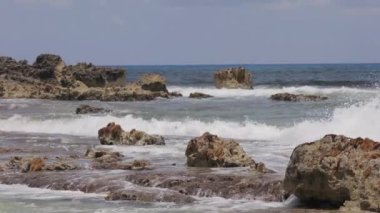 Cozumel Adası, Meksika 'da güzel, boş bir sahil..