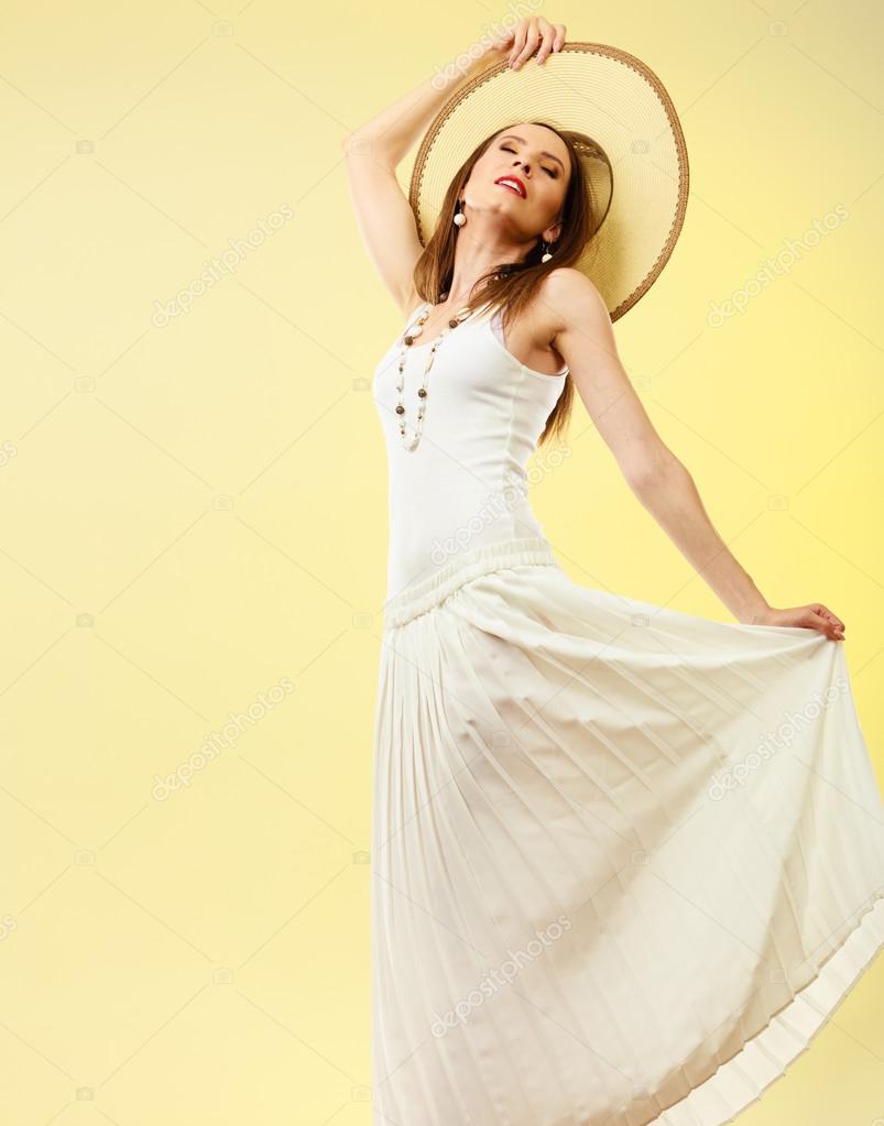 Mujer en paja sombrero de verano vestido blanco: fotografía de stock © Anetlanda #103289664 | Depositphotos Mujer en paja sombrero de verano vestido blanco: fotografía de stock © Anetlanda #103289664 | Depositphotos