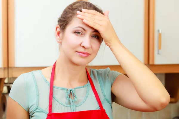 Mujer que sufre de dolor de cabeza migraña dolor . —  Fotos de Stock