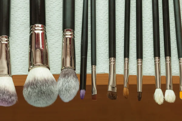 Process of cleaning drying makeup brushes — Stock Photo, Image