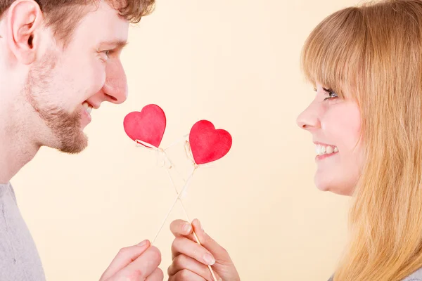 Pareja joven enamorada. — Foto de Stock