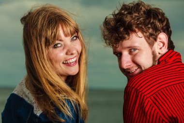 Closeop çift rahatlatıcı deniz kıyısında