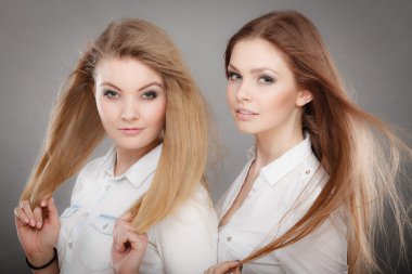 İki güzel photomodels portre.