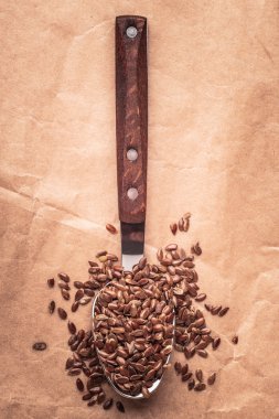 Üzerinde mutfak kaşık keten tohumu keten tohumu