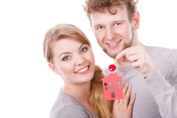 Par med hus nyckel — Stockfoto