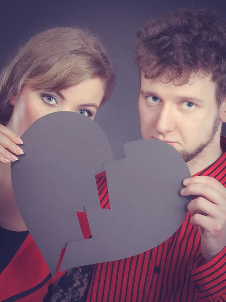 Smutný pár má zlomené srdce. — Stock fotografie