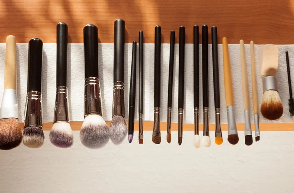 Process of cleaning drying makeup brushes — Stock Photo, Image