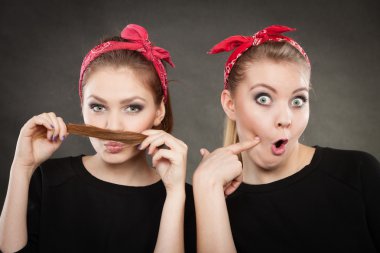 Komik surat retro kız deli PIN.