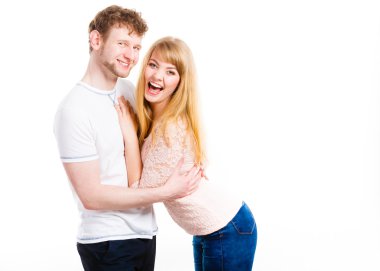 Mutlu arkadaşlığını çift birbirlerine sarılma.