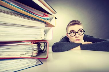 Muhasebeci bağlayıcı pils dehşete.