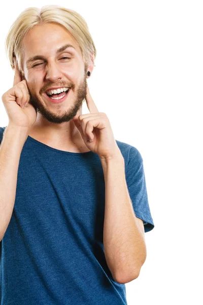 Portret van jonge man lachen — Stockfoto