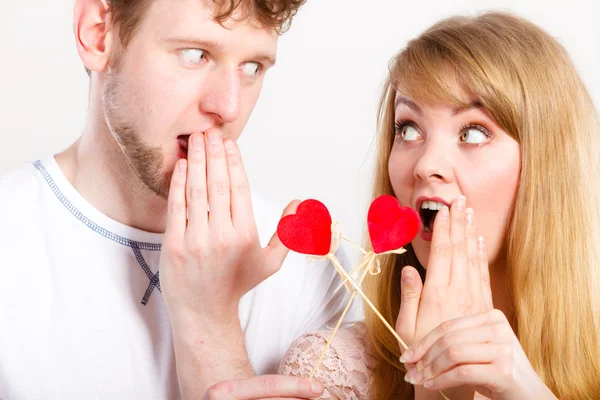 Chico y chica en gran shock . — Foto de Stock