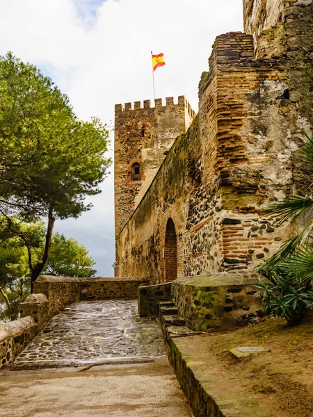 マラガ スペインのフエンヒローラ城 観光名所 コスタ ソルにホリデー — ストック写真
